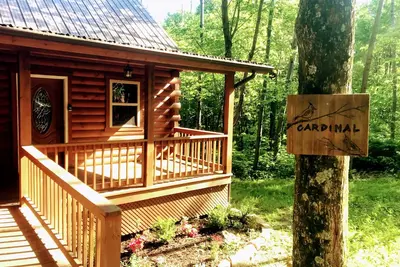 Image de Chalet Cardinal joliment meublé situé dans les collines Hocking