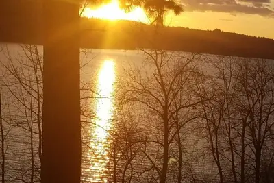 Image de House with lake view, biking, boating, hiking, fishing paradise