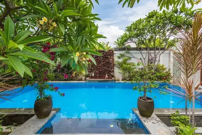 Image de Cette villa se compose de 2 chambre (s), 2 salles de bain, située à Denpasar, Bali.