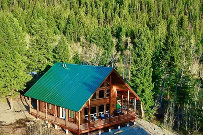 Image de Yellowstone Moose Lodge-10Miles2YNP + Hottub + Wifi + Ac