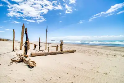 Image de Combinaison de huit unités, adapté aux chiens - à pied du centre-ville et de la plage!