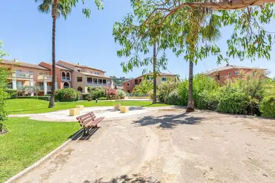 Image de Joli appartement pour 4 personnes avec piscine, Wifi, climatisation, Tv, terrasse et parking