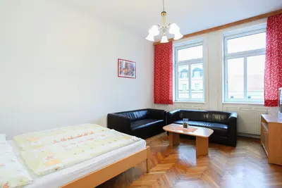 Image de Grand appartement de 3 pièces bon marché près de la station de métro