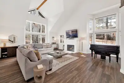 Image de Splash Mountain Amazing 4 Br Luxury Chalet w / Private Pool / Spa / Games