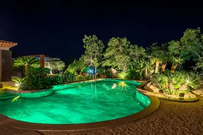 Majestueuse villa dans un lotissement privé à 2 km du golf Bonmont, plage