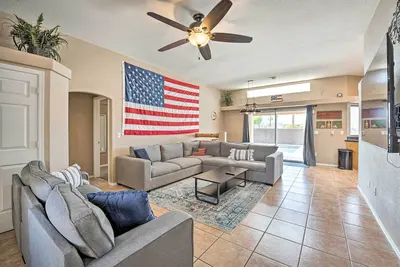 Image de Nouveau! Pet-Friendly Hub w / Grill, 3 Mi to Lake Havasu