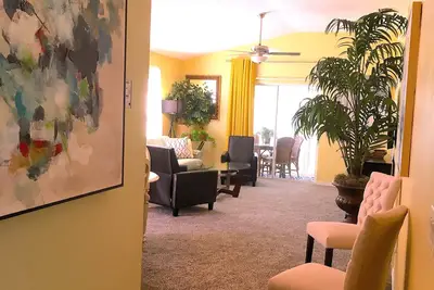 Image de Wow. . Elegant Courtyard Villa, Golf Cart, Walk to Sumter Square & pool, sleep 6+