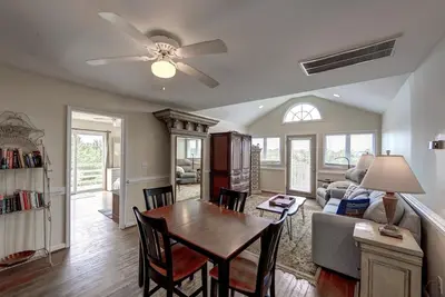 Image de Salty Escape: Beautiful Condo in the Heart of Ocracoke Village
