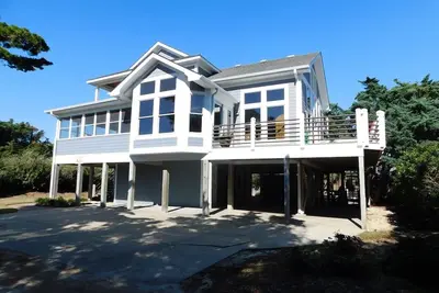 Image de It's Five O'Clock Here: Lovely spacious home that is perfect for families.