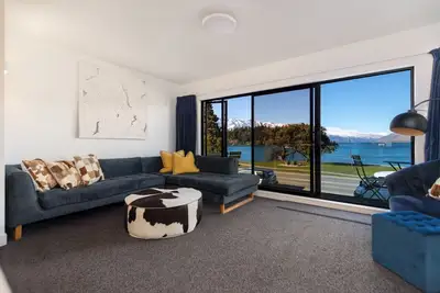 Image de TĀHUNA Lakefront Luxury