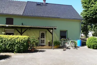 Image de Cottage sur le village verdoyant