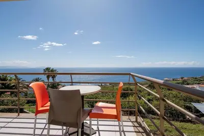 Image de Appartement Caniço, avec wi-fi et vue imprenable sur la mer!