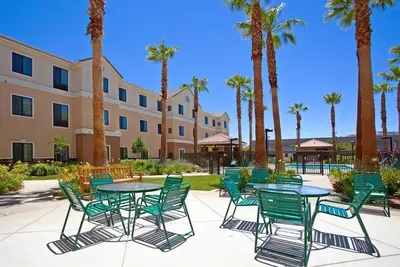 Image de Free Breakfast. Outdoor Pool & Hot Tub. Near Edwards Air Force Base!