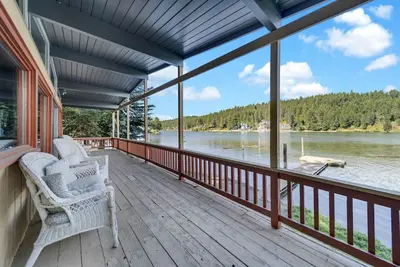 Image de Accueil calme au bord du lac avec terrasse privée
