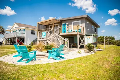 Image de Conch West: 2nd Row, Single Level, West End, Updated, Modern Beach Cottage
