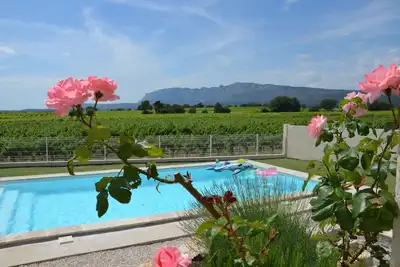 Image de Vue Sainte Victoire, grand appartement neuf avec piscine proche Aix-en-Provence