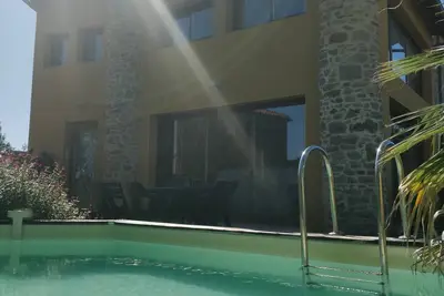 Image de Villa contemporaine avec sa piscine privée