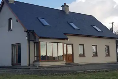 Image de Maison de 6 chambres avec vue sur la baie de Cunnamore