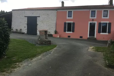 Image de Corps de ferme avec sa piscine privée couverte, son jardin, ses jeux, Puy du Fou