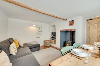 Image de Hollyhock Cottage - Deux Chambres Maison, Couchages 4