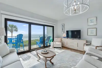 Image de Le front de mer peut accueillir de 4 à 6 personnes au Palms of Seagrove. Près de la mer!