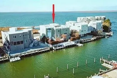 Image de Bayfront Home avec des vues d'un million de dollars