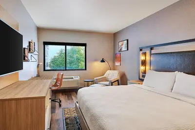 Image de Élégant hôtel Marriott avec un restaurant sur place situé près de l'aéroport Slc