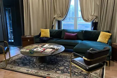 Image de Luxury vacation rental in the heart of Bloomington and the Iu campus