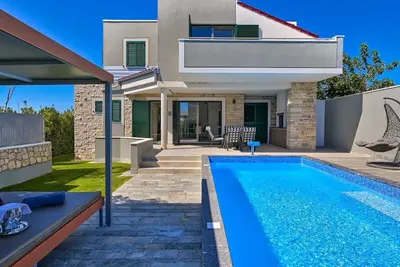 Image de Luxury Villa Lunaria with Pool