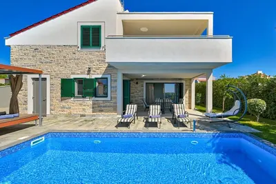 Luxury Villa Andromeda with Pool