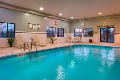 Image de Free Breakfast. Pool & Hot Tub. Near St. Francis Medical Center! Great for Business Travelers!