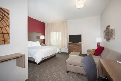 Image de King Suite. Free Breakfast. Pool & Hot Tub. Great for Business Travelers!