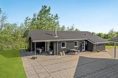 Image de Superbe maison à Tarm avec sauna