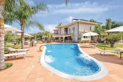Image de Amazing home with pool