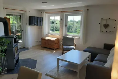 Image de Bel appartement au rez-de-chaussée avec beaucoup d'espace à louer en privé.