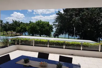 Image de Appartement spacieux et luxueux dans un emplacement central sur The Strand.