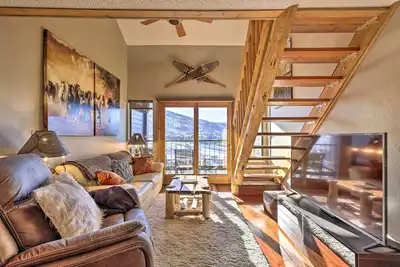 Image de Nouveau! Escapade à ski en bateau à vapeur avec balcon + vue sur la montagne!