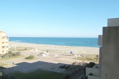 Image de Grand T2 avec Piscine, Terrasse et Accès Direct à la Plage, 4 Personnes - Port Barcarès