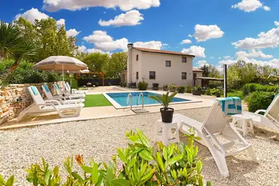 Image de House 2022\/28729 (Istria - Liznjan), 1000m from the beach