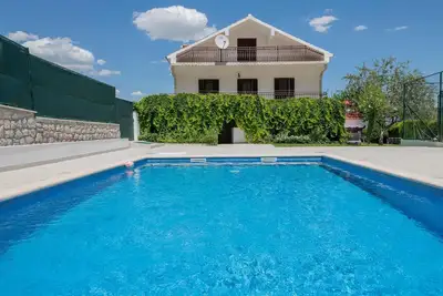 Image de Superbe maison à Runovic avec WiFi
