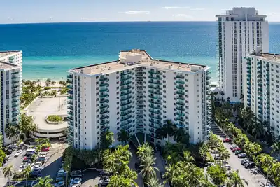 Image de Appartement De Luxe Directement Sur Le Seafrontat Hollywood Beach