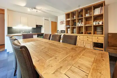 Agréable appartement pour 12 personnes avec Wifi, terrasse et parking