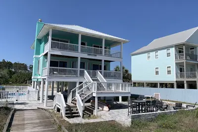 Image de \"No Pressure\"  Beautiful beach front home