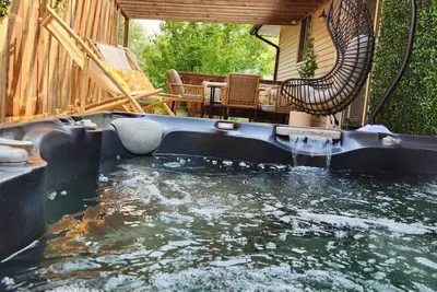 Image de Boho Cottage \"Hot Tub & Close to Beach\"