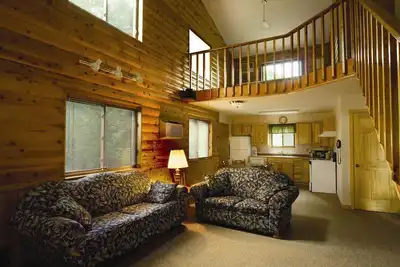 Image de Maison de ville \/ chalet de 2 étages sur la rivière Thanes