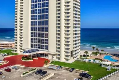 Image de Gorgeous Direct Oceanfront Condo 2/2 1500sqf/Pet Welcome
