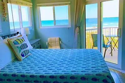 Image de Condo en bord de mer avec terrasse, piscine / animaux acceptés