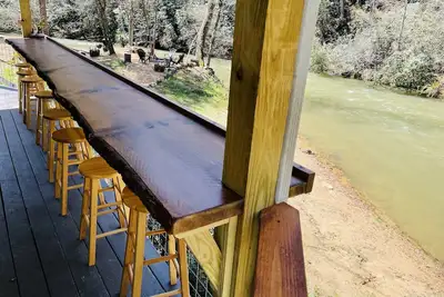 Image de Luxury Riverfront Retreat - Bienvenue à toute votre famille! Magnifique toute l'année!