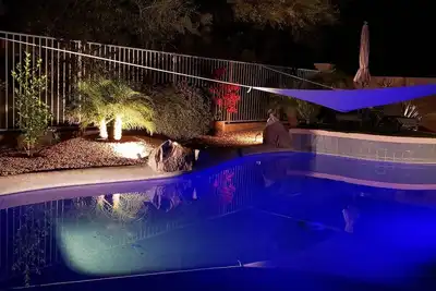 Image de Belle maison de 3 chambres à coucher 2 salles de bain Gold Canyon avec piscine chauffée dans un cadre privé