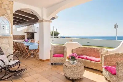 Image de Beautiful Villa With Pool In Front Of The Sea